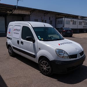 Flocage-d’un-utilitaire-Kangoo-pour-la-société-Astradem-à-Villeurbanne-80