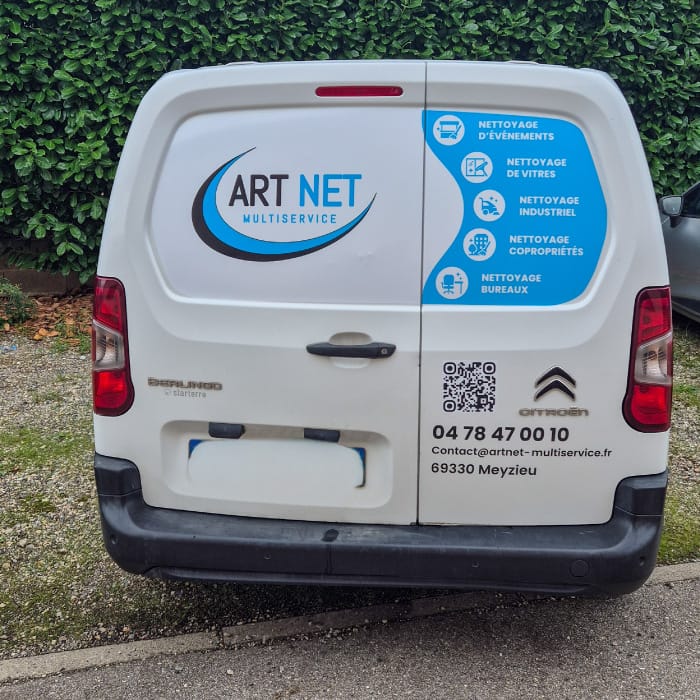 marquage-véhicule-utilitaire-à-lyon-2-1