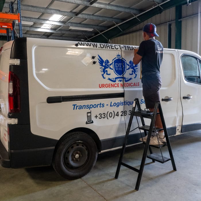 utilitaire-floqué-à-vénissieux-par-persecom-marquage-4